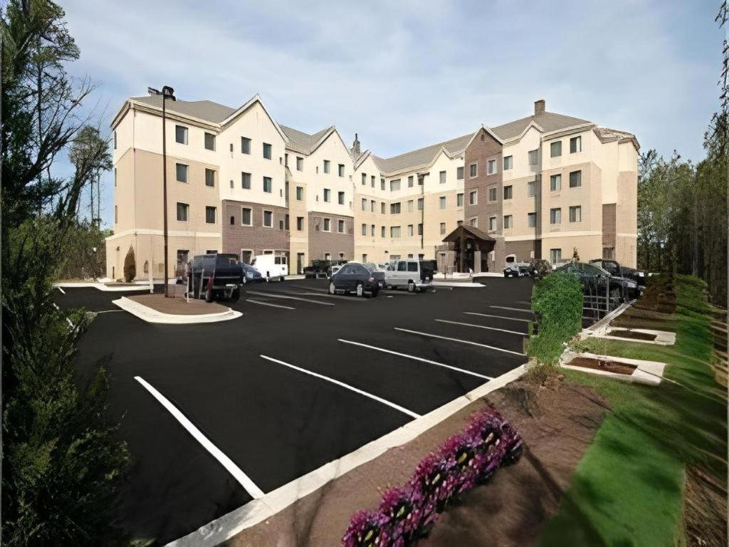 Staybridge Suites Newport News Exterior foto