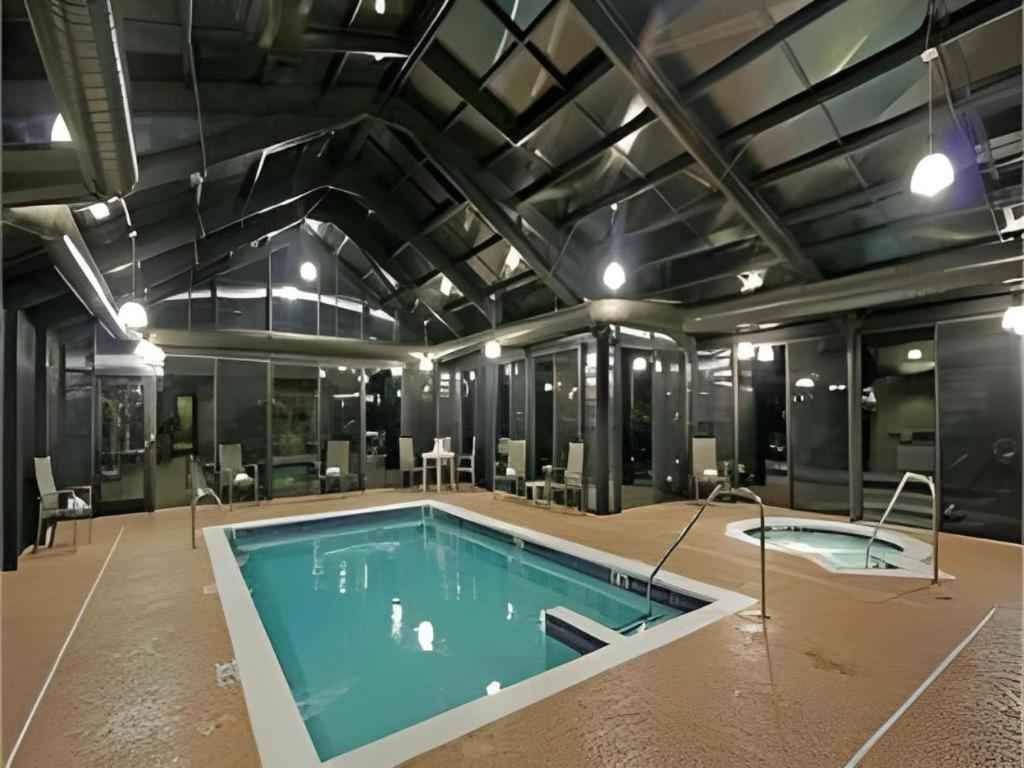 Staybridge Suites Newport News Exterior foto
